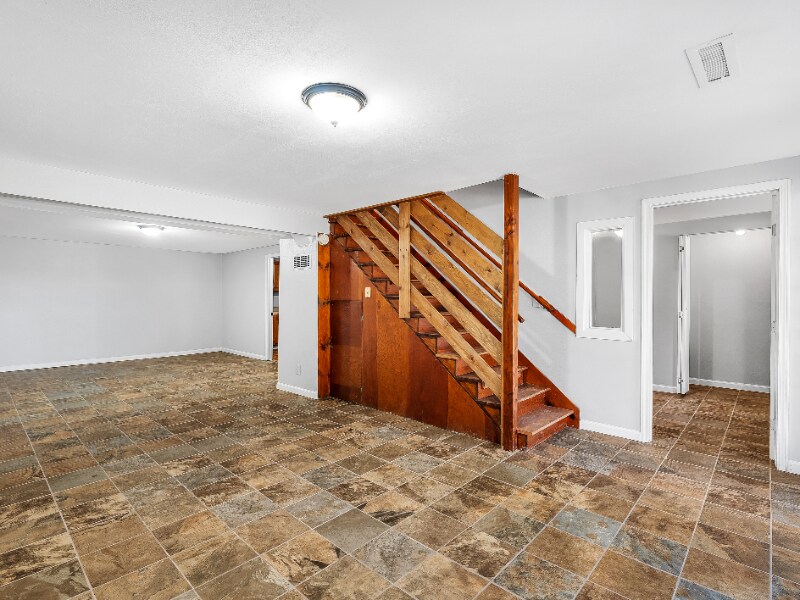 Building Photo - 104 Britanna Dr