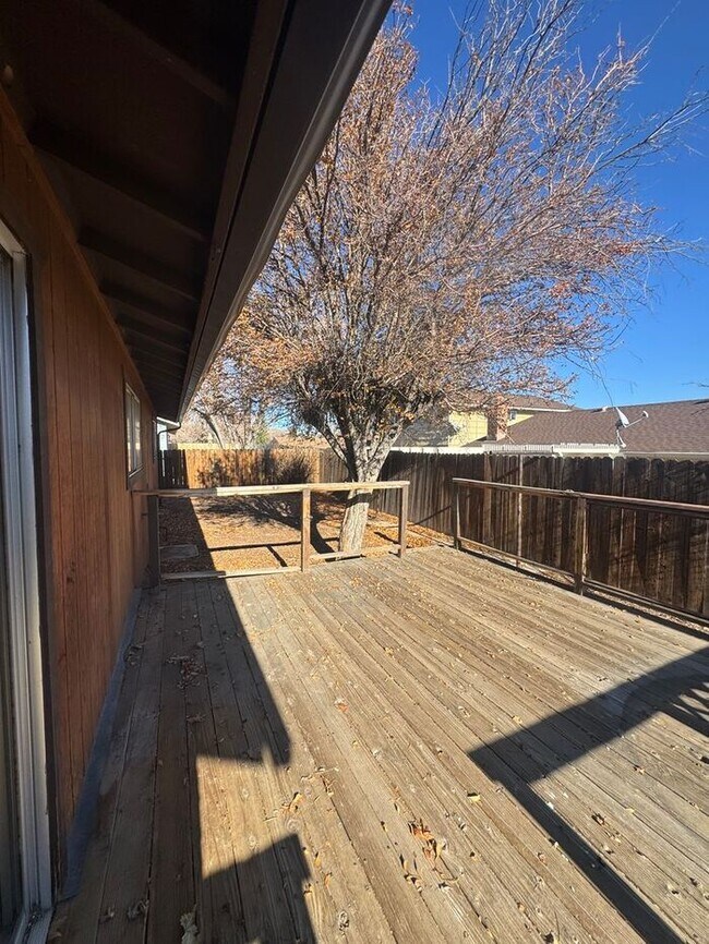 Building Photo - Spacious 5 Bedroom Home in NW Reno with 2 Primary Suites