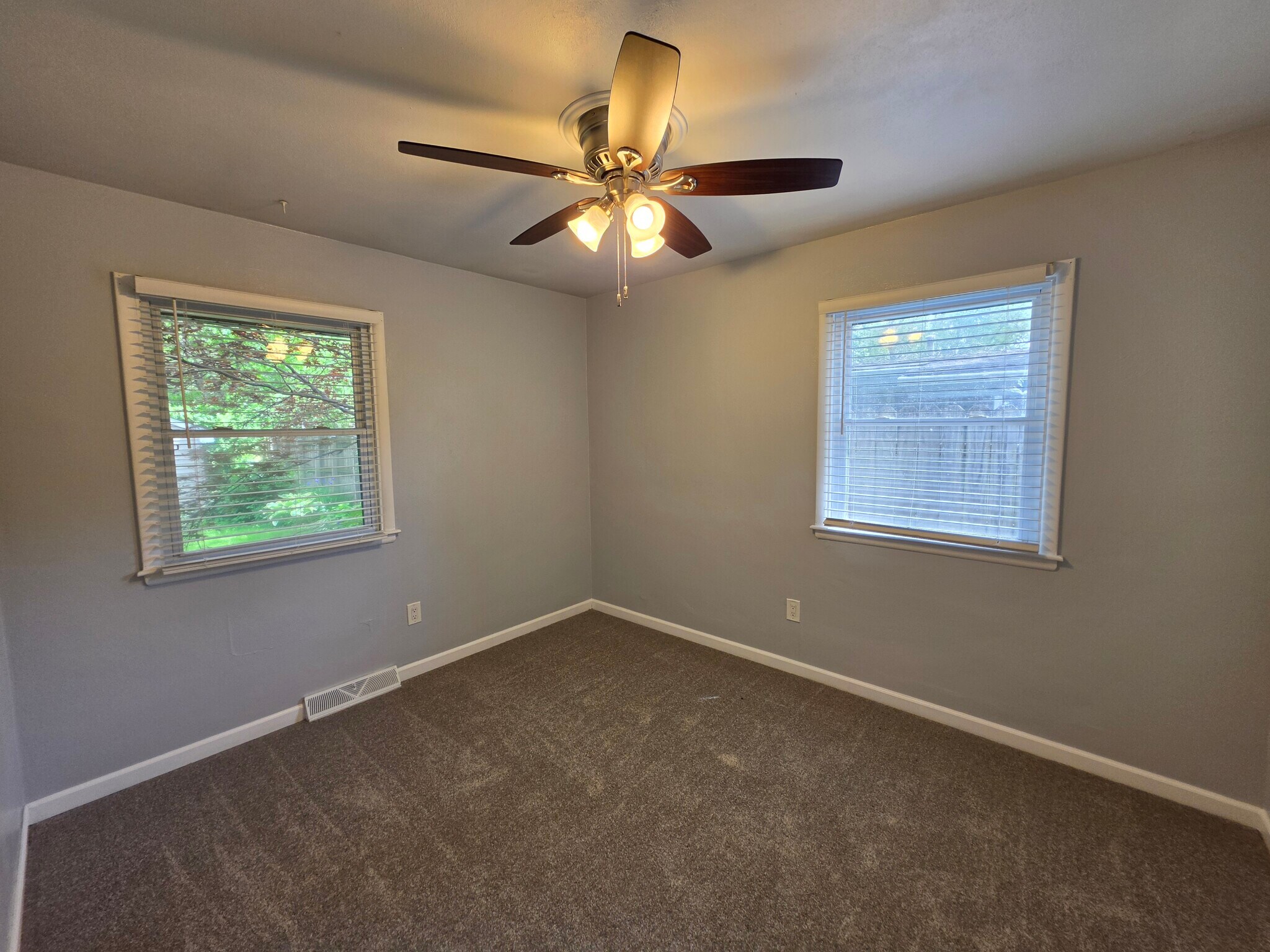 Building Photo - 4509 Wakonda Pky