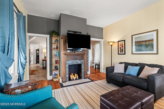 Building Photo - 49 Franklin Ave