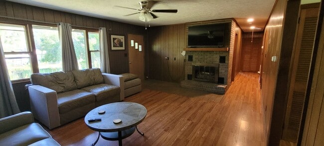 Building Photo - 203 Church Hollow Rd