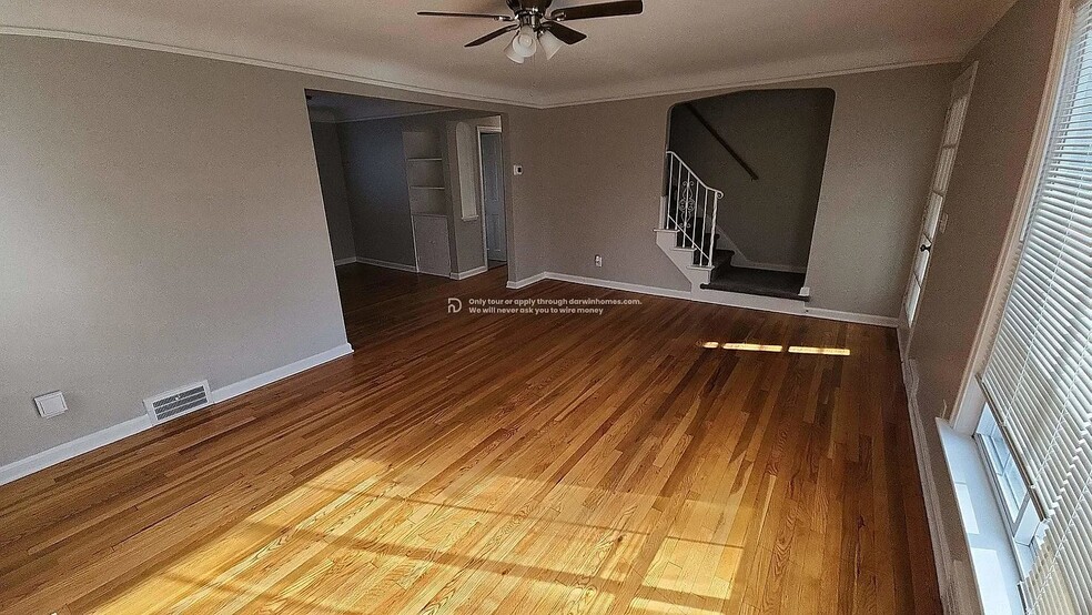 Building Photo - 3965 Warrendale Rd