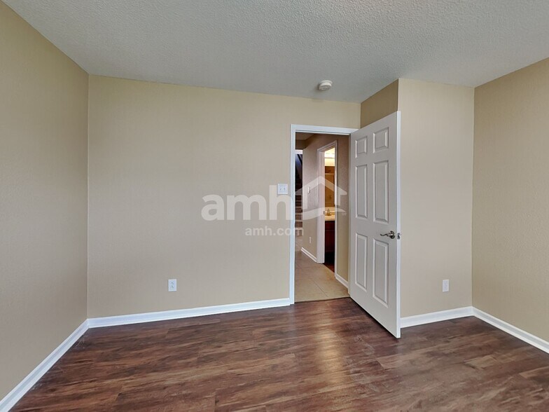 Building Photo - 7927 Newhall Way