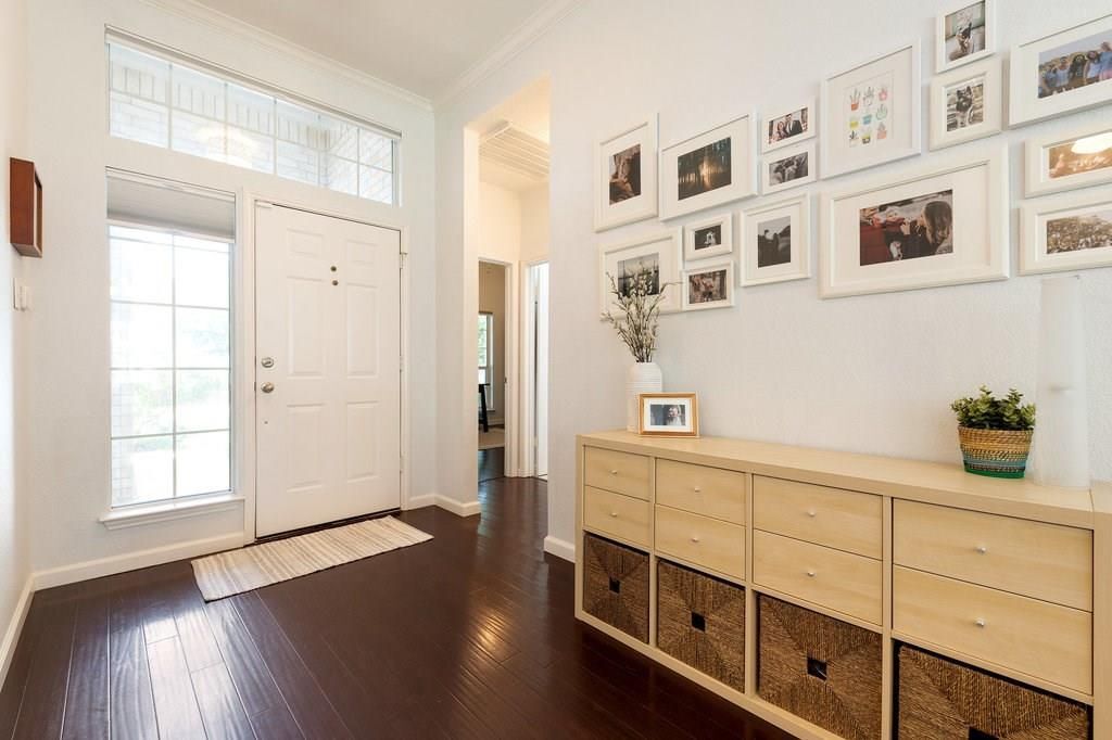 Building Photo - 16303 Lone Wolf Dr