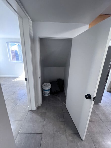 Building Photo - 1037 Peralta St