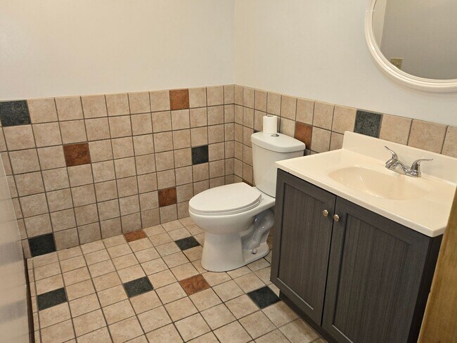 Building Photo - 132 Corll St