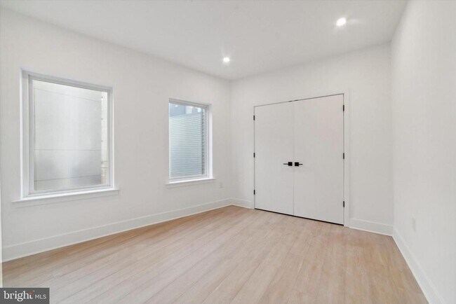Building Photo - 2157 E Lehigh Ave