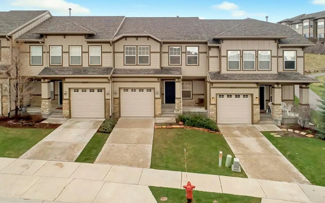 Building Photo - 2018 Stoneleigh Dr S