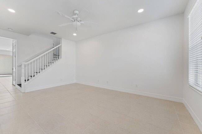 Building Photo - 1130 Sweet Hill Dr