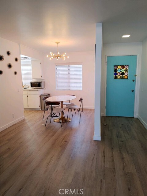 Building Photo - 1421 N Sunrise Way