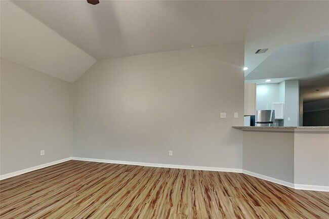Building Photo - 7323 Red River Dr