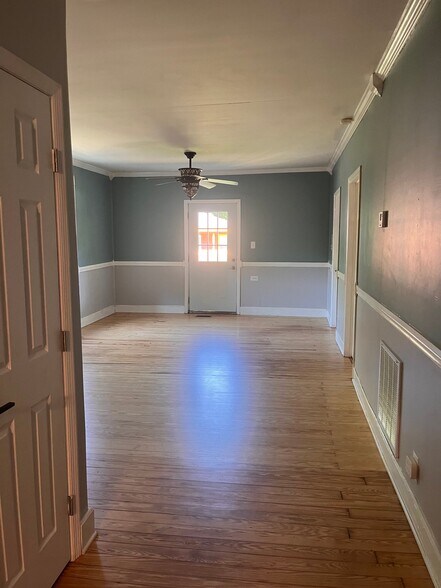 Building Photo - 274 N Rocksprings St