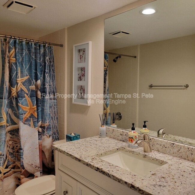 Building Photo - 12310 Capri Cir N