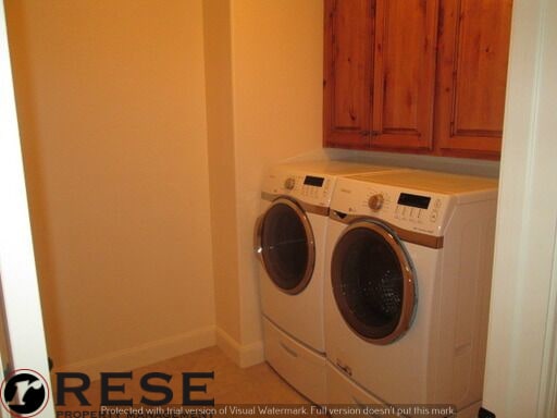 Building Photo - Beautiful Townhouse - Orem w attached 2 ca...