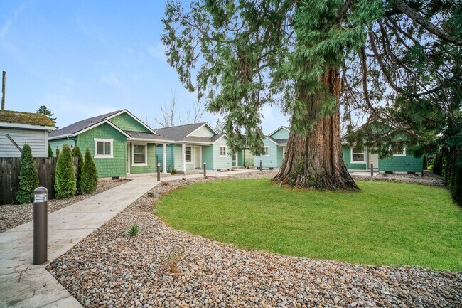 Building Photo - Stunning New Construction 1 Bedroom Cottages