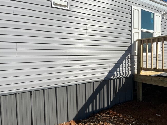 Building Photo - 211 Brookstone Vista Ln