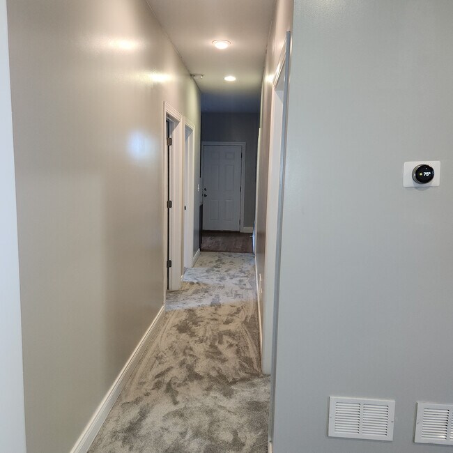 HALLWAY - 4440 W Maypole Ave