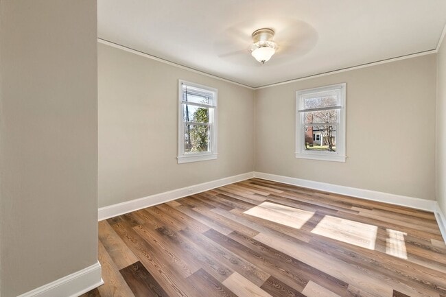 Building Photo - 1015 Martin St