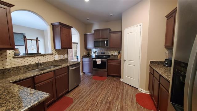 Building Photo - 6237 Stone Lake Dr