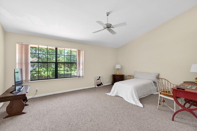 Building Photo - 7865 La Mirada Dr