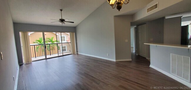 Building Photo - 9033 Wiles Rd
