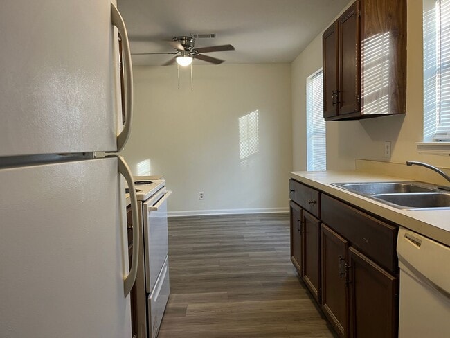 Building Photo - 1310 Morris St