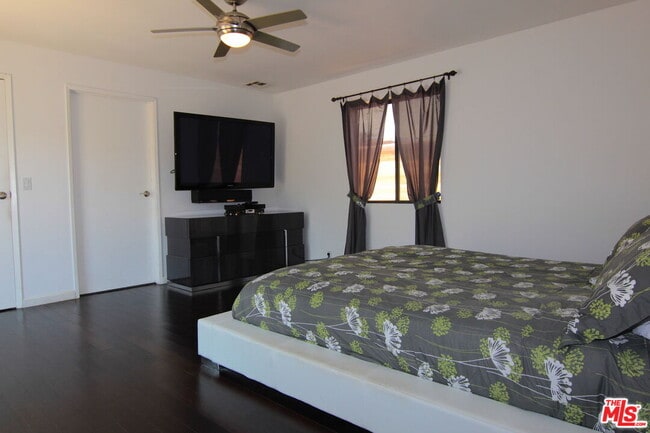 Building Photo - 8111 Westlawn Ave