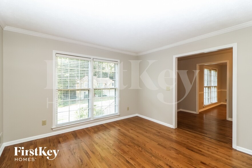 Building Photo - 205 Timber Oak Cove