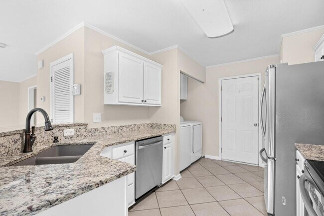 Building Photo - 454 Dandelion Ln