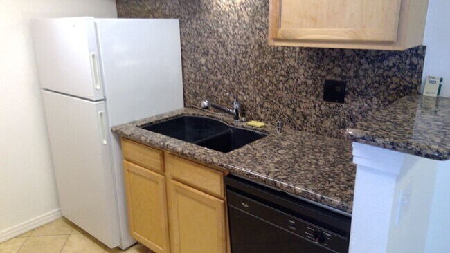 Building Photo - Condo for rent - Aurora CO 80017 - 1bd 1 ba, just minutes away from Buckley AFB