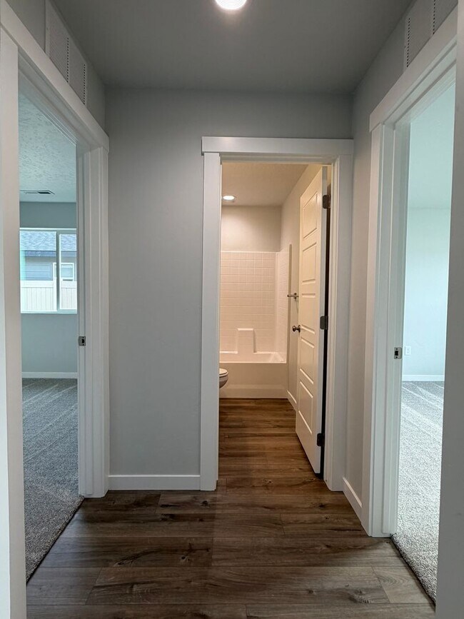 Building Photo - Move-In Special! Brand new 3 bed 2 bath ho...