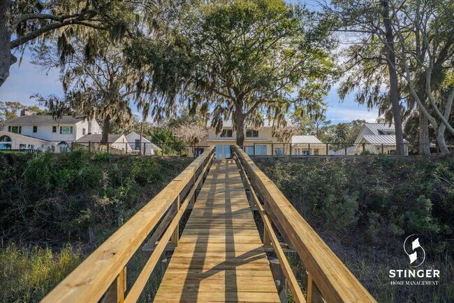 Building Photo - 73 Sunset Blvd