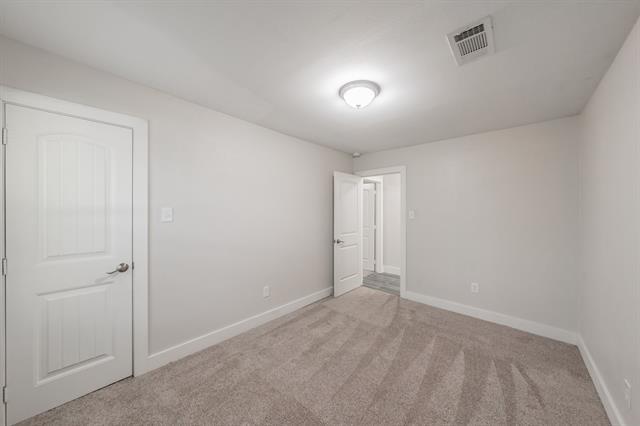Building Photo - 916 S Rosemont Ave