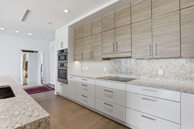Building Photo - 3200 S Ocean Blvd