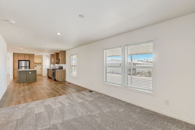 Building Photo - 6 Lapin St