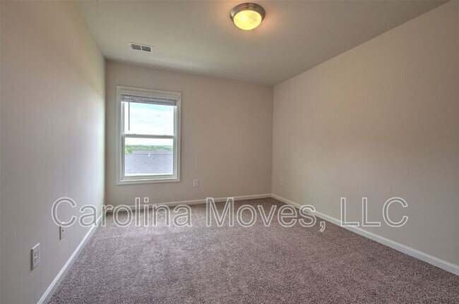 Building Photo - 34 Apricot Ln