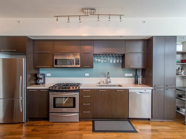 Building Photo - 2911 2nd Ave