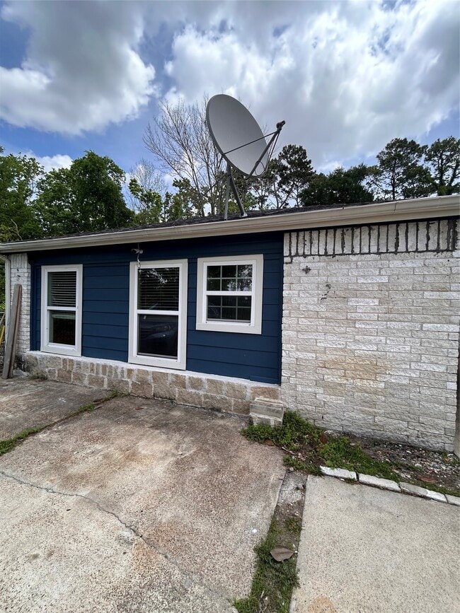 Building Photo - 16116 Green Manor Dr