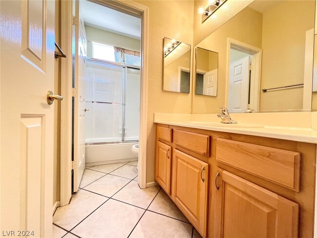 Building Photo - 2985 Panorama Ridge Dr
