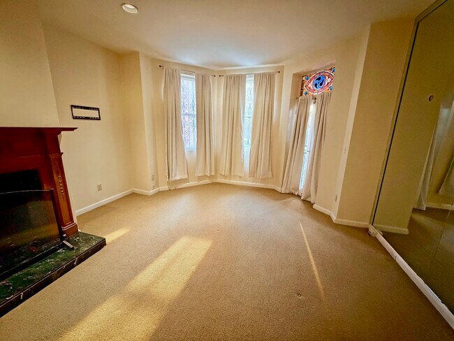 Building Photo - 327 Commonwealth Ave