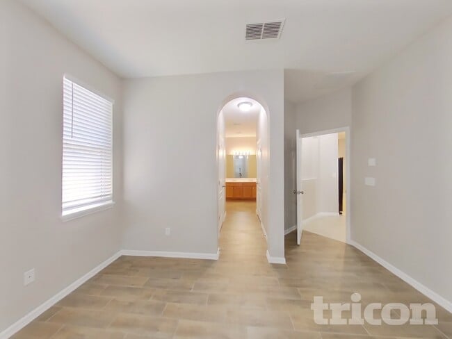 Building Photo - 502 Azalea Bloom Dr