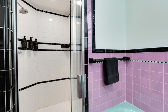 Building Photo - 3689 Fillmore St