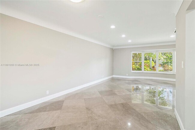 Building Photo - 2770 NE 8th Ct