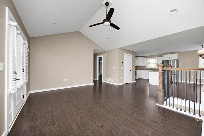 Building Photo - 369 Meadowview Dr