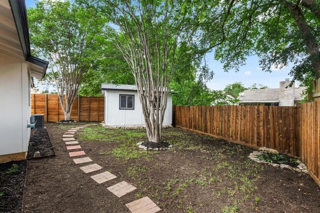 Building Photo - 2506 Carlow Dr