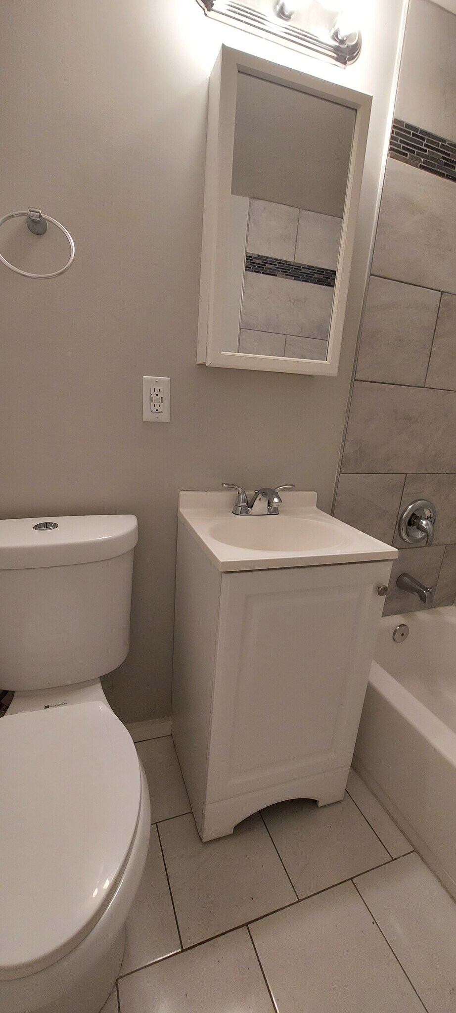 Building Photo - 5812 Eads St NE