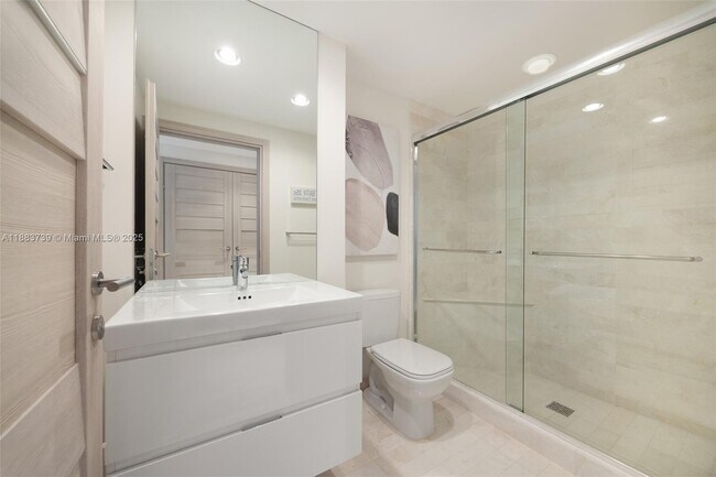 Building Photo - 17301 Biscayne Blvd