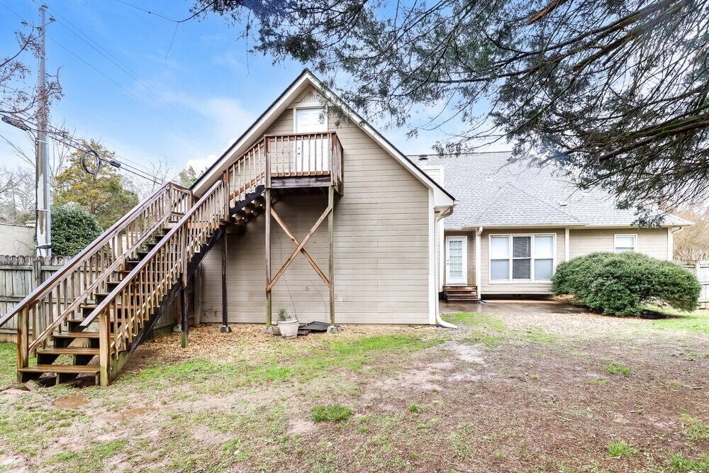 Building Photo - 1001 Saddlecreek Pkwy