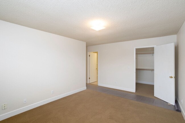 Building Photo - 3350 Santa Maria Way