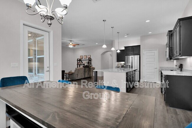 Building Photo - 8001 Silver Maple Dr